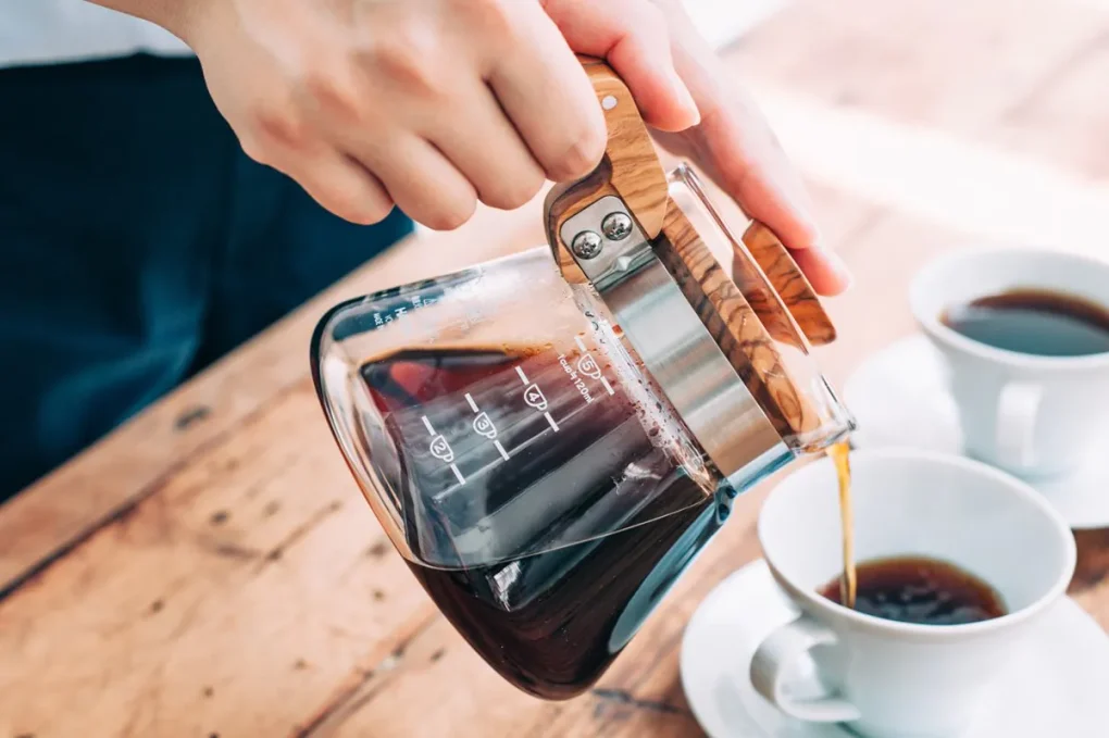 Hario V60 02 Kahve Servis Sürahisi Olive Wood