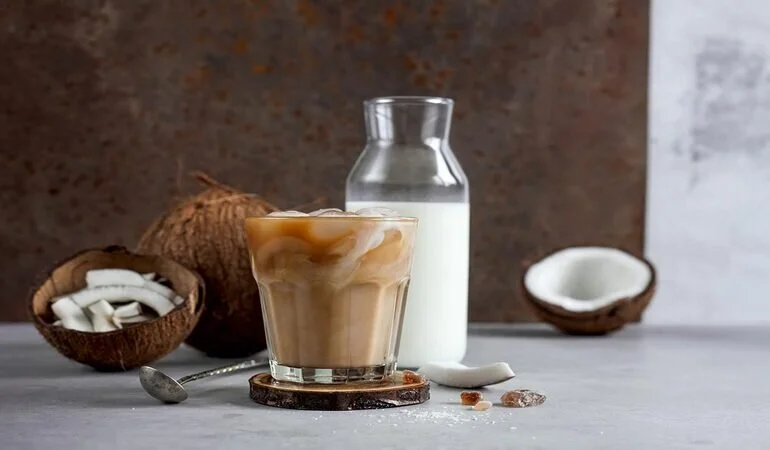 Hindistan Cevizli Soğuk Latte
